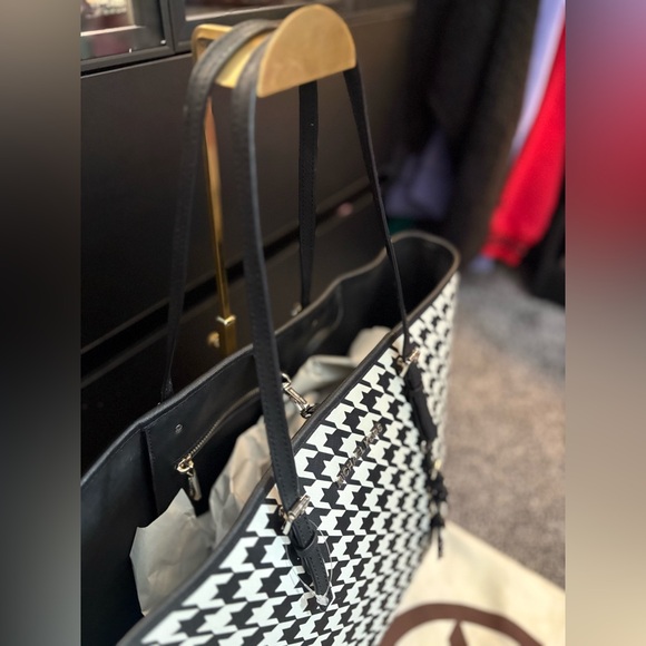 Michael Kors Houndstooth Jet set tote w/ dusty - Picture 11 of 17